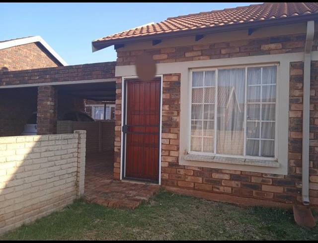 3 BEDROOM TOWNHOUSE FOR SALE IN THE ORCHARDS